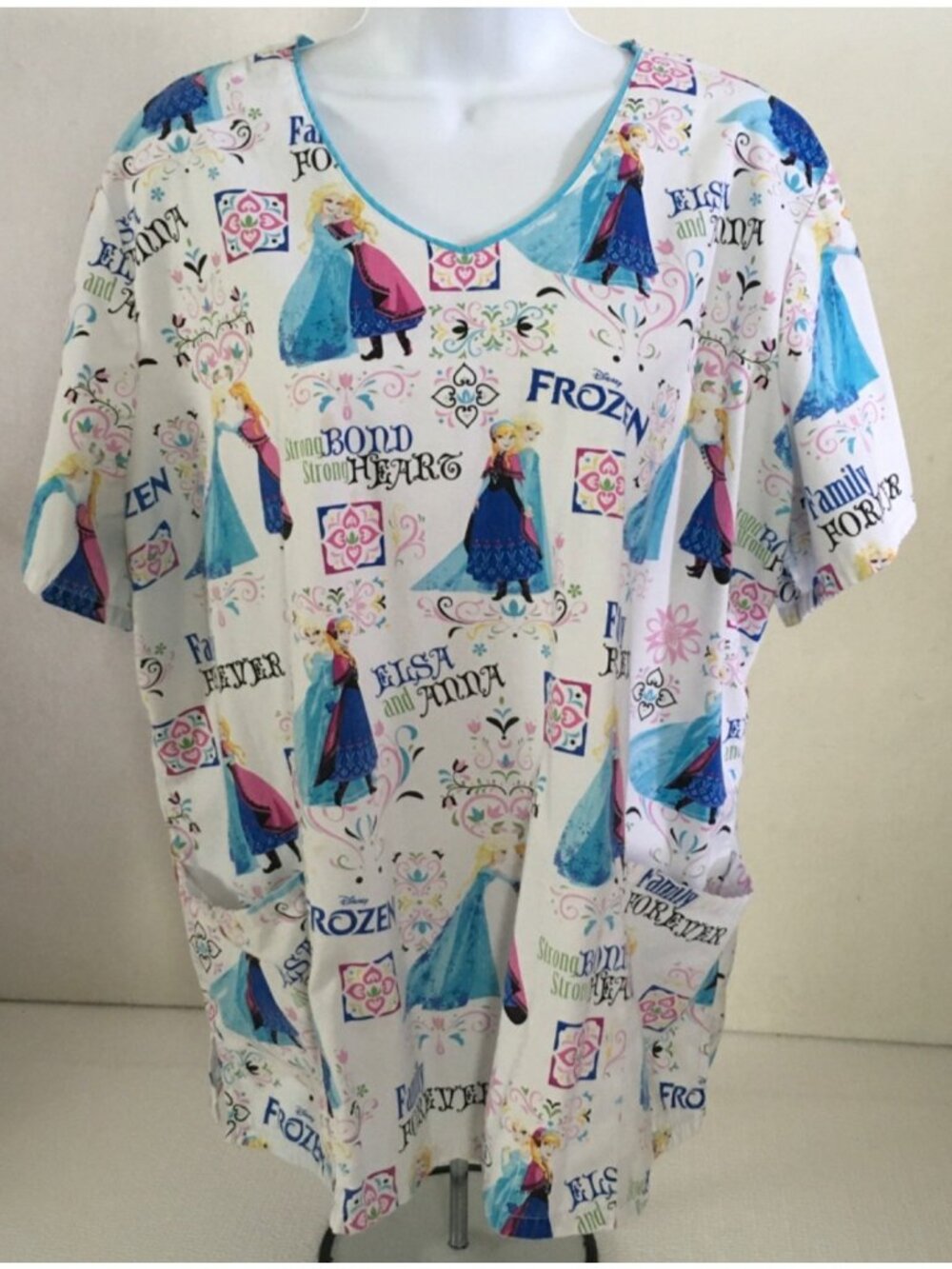 Disney Scrub Top Size 2XL  White w Frozen Elsa Anna Short Sleeves V neck Pockets
